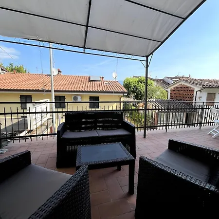 Serena, Comfort E Terrazza Privata * Lucca